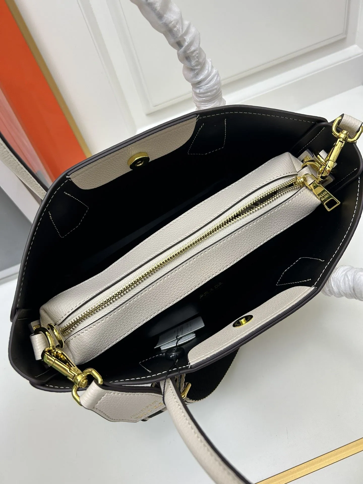 Prada Shopping Bags-202 - Image 9
