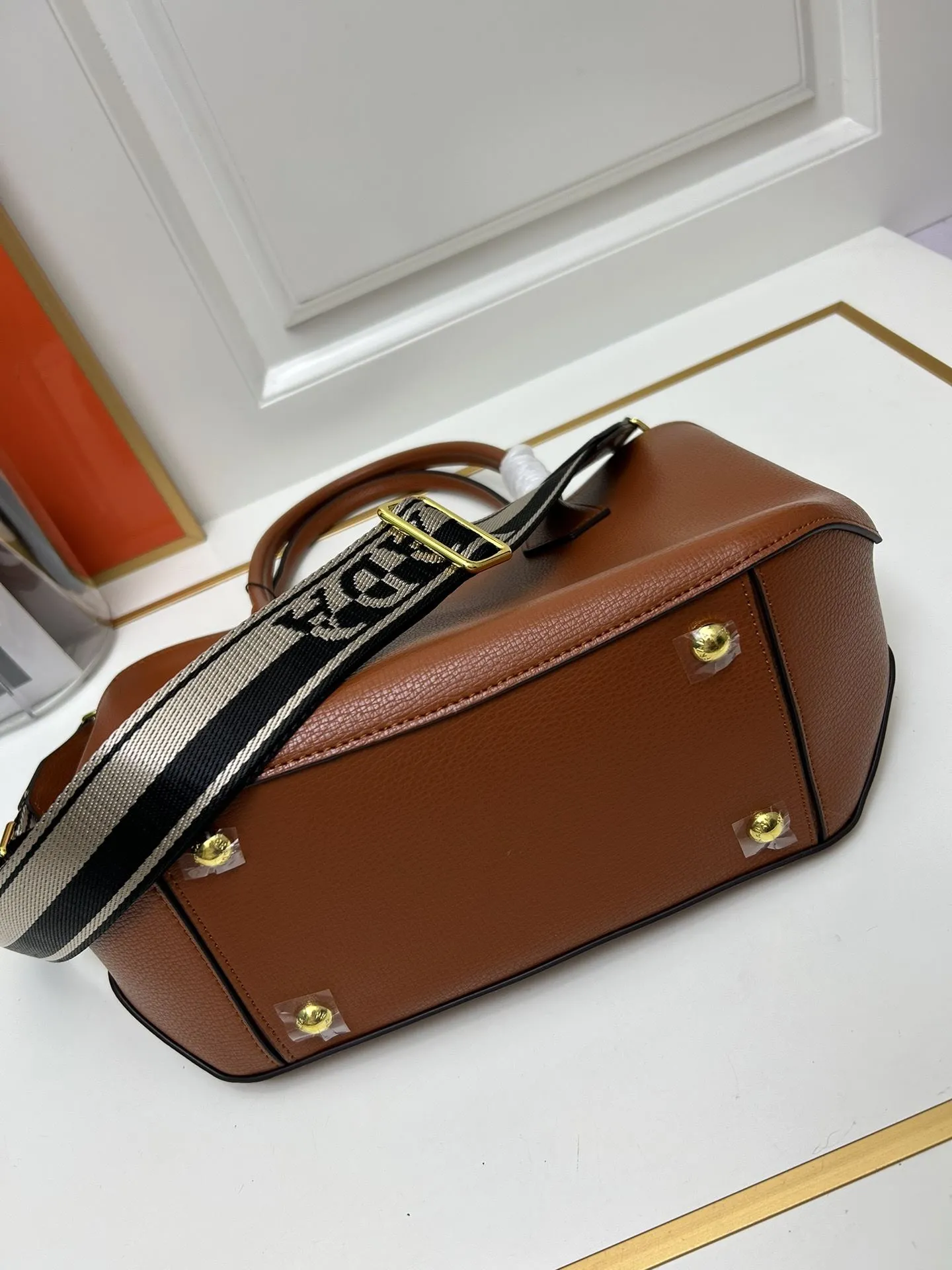 Prada Shopping Bags-203 - Image 6