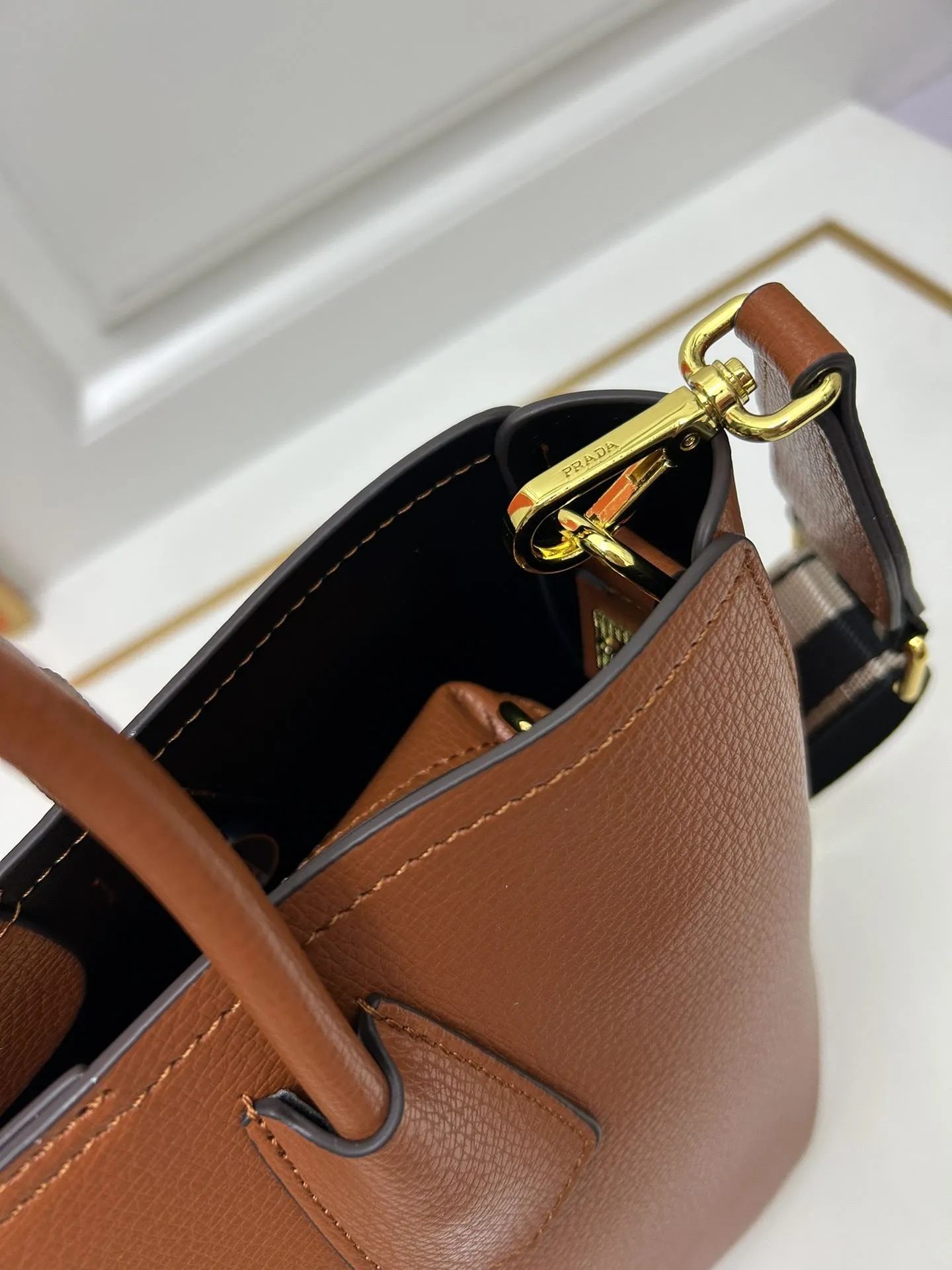 Prada Shopping Bags-203 - Image 7