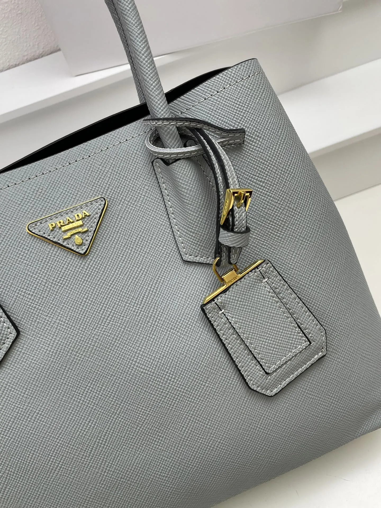 Prada Shopping Bags-220 - Image 3