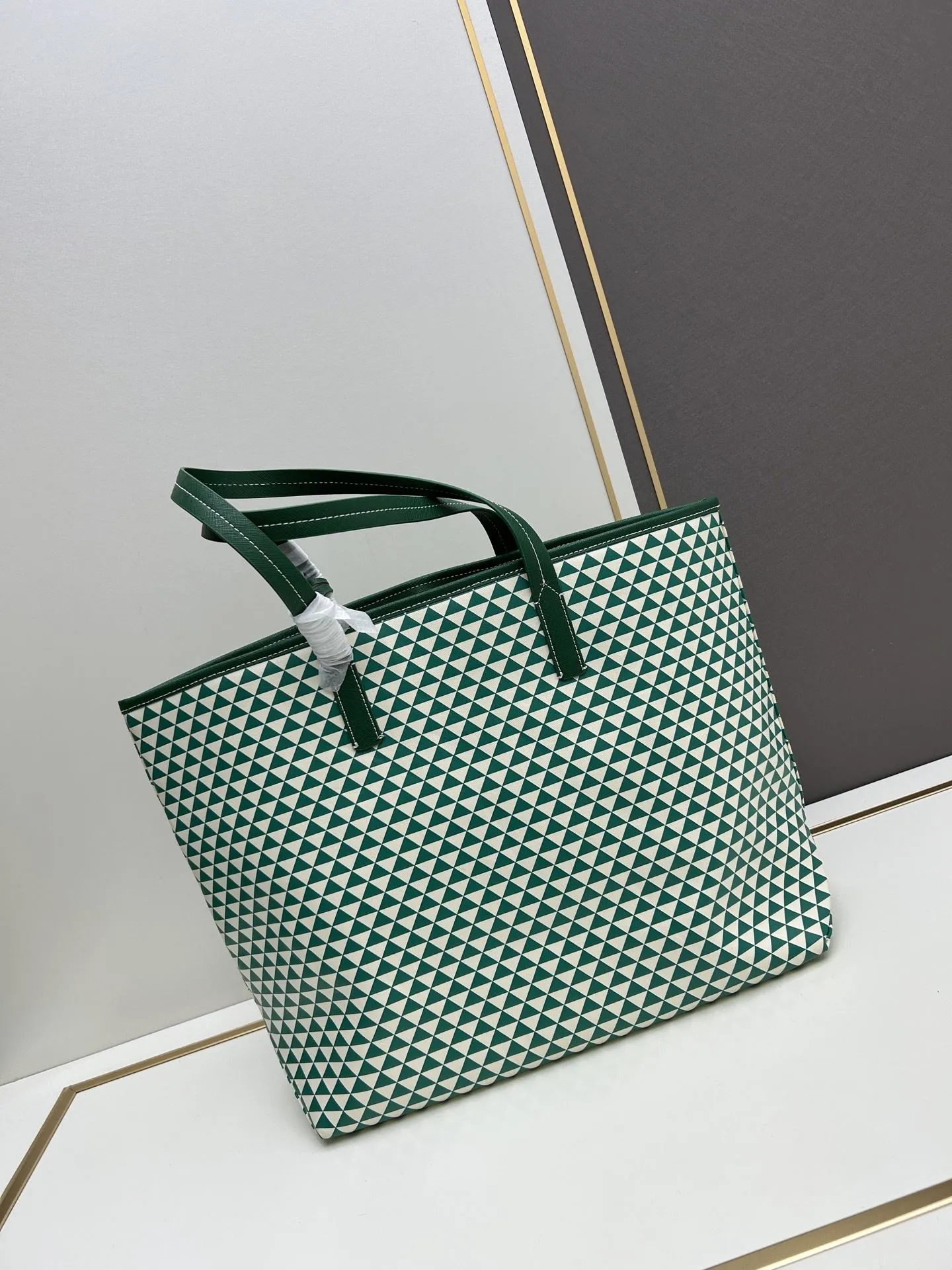 Prada Shopping Bags-231 - Image 3