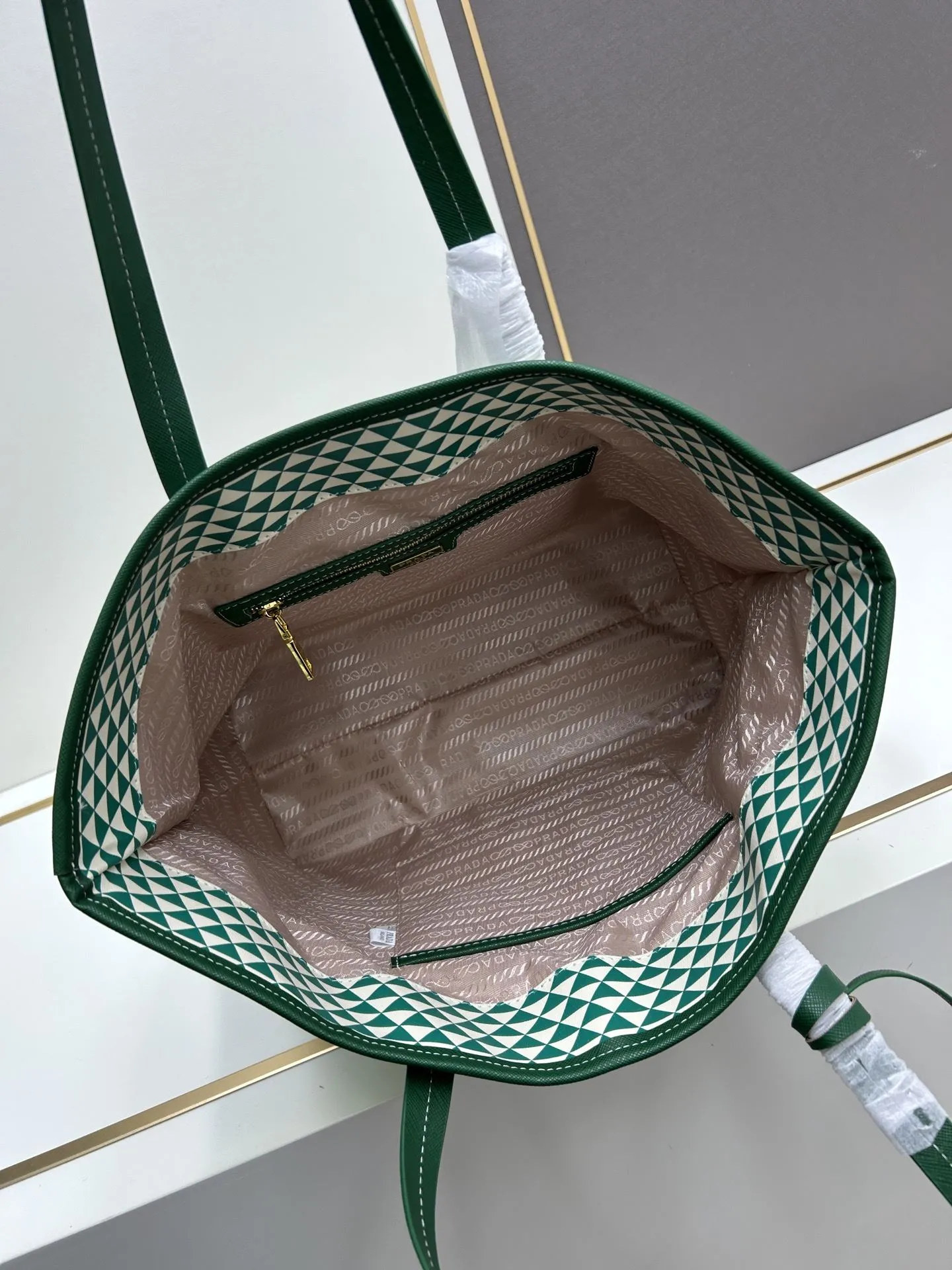 Prada Shopping Bags-231 - Image 7