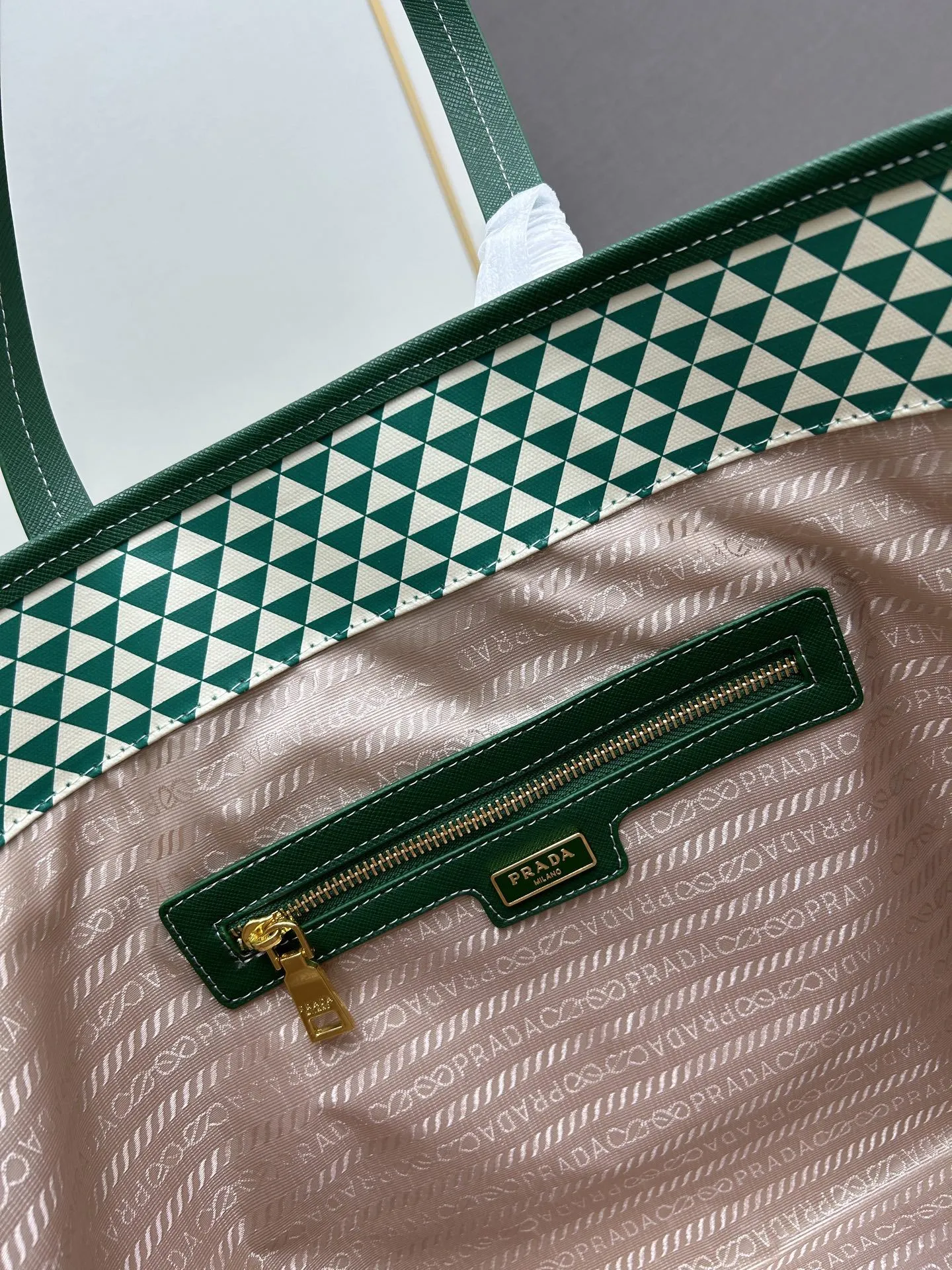 Prada Shopping Bags-231 - Image 8