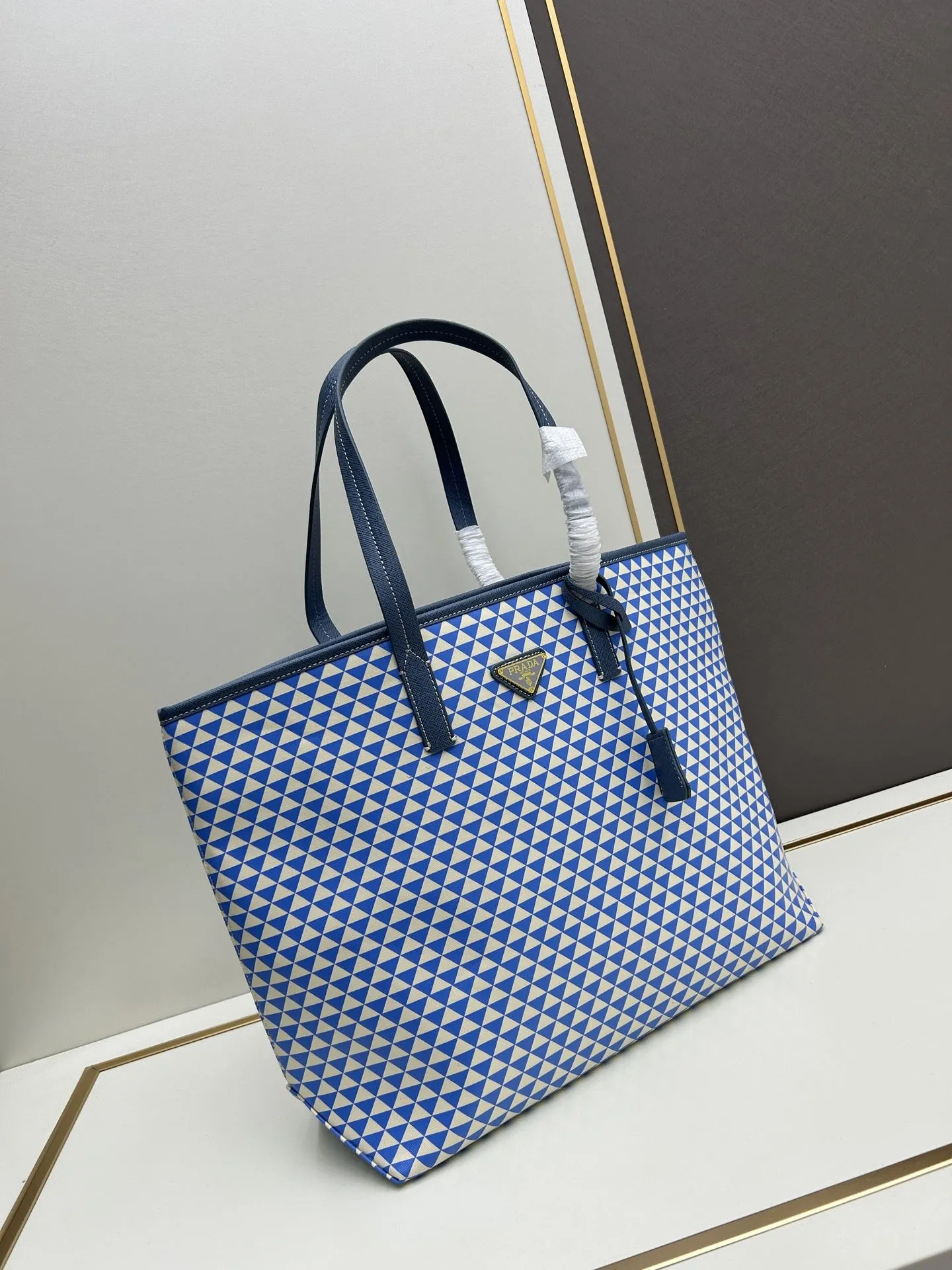 Alternative view of Prada Shopping Bags-233