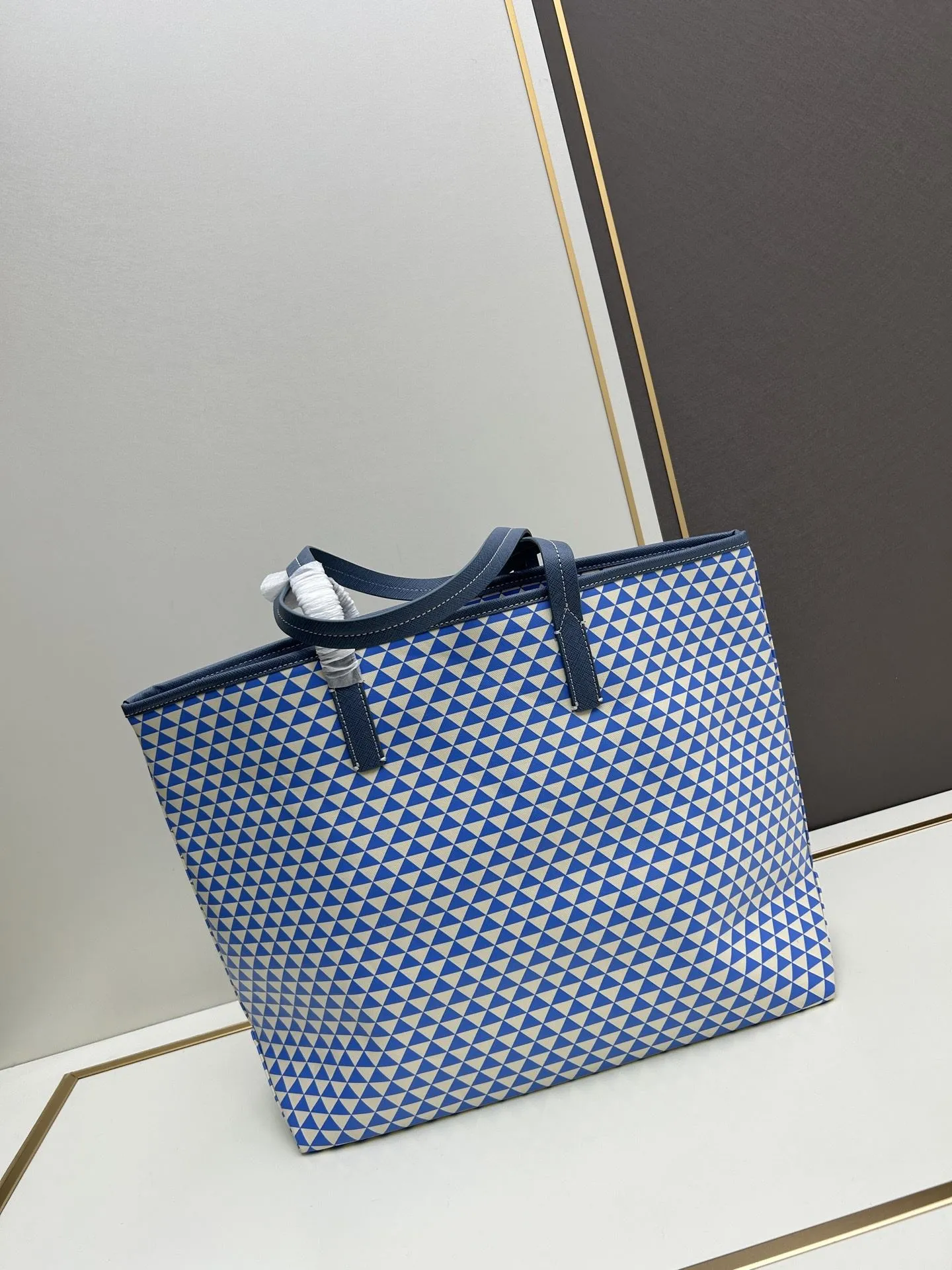 Prada Shopping Bags-233 - Image 3