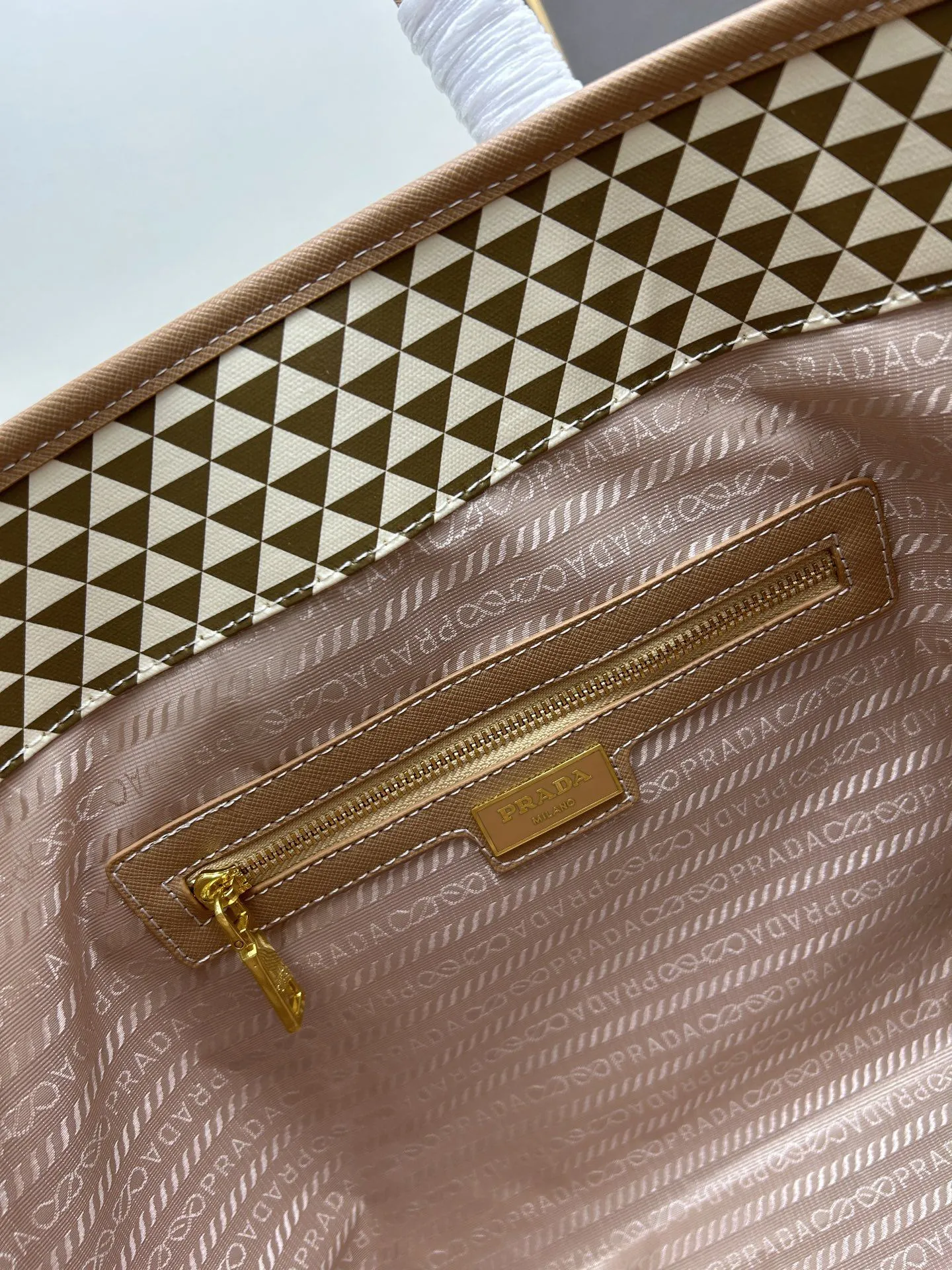 Prada Shopping Bags-234 - Image 8