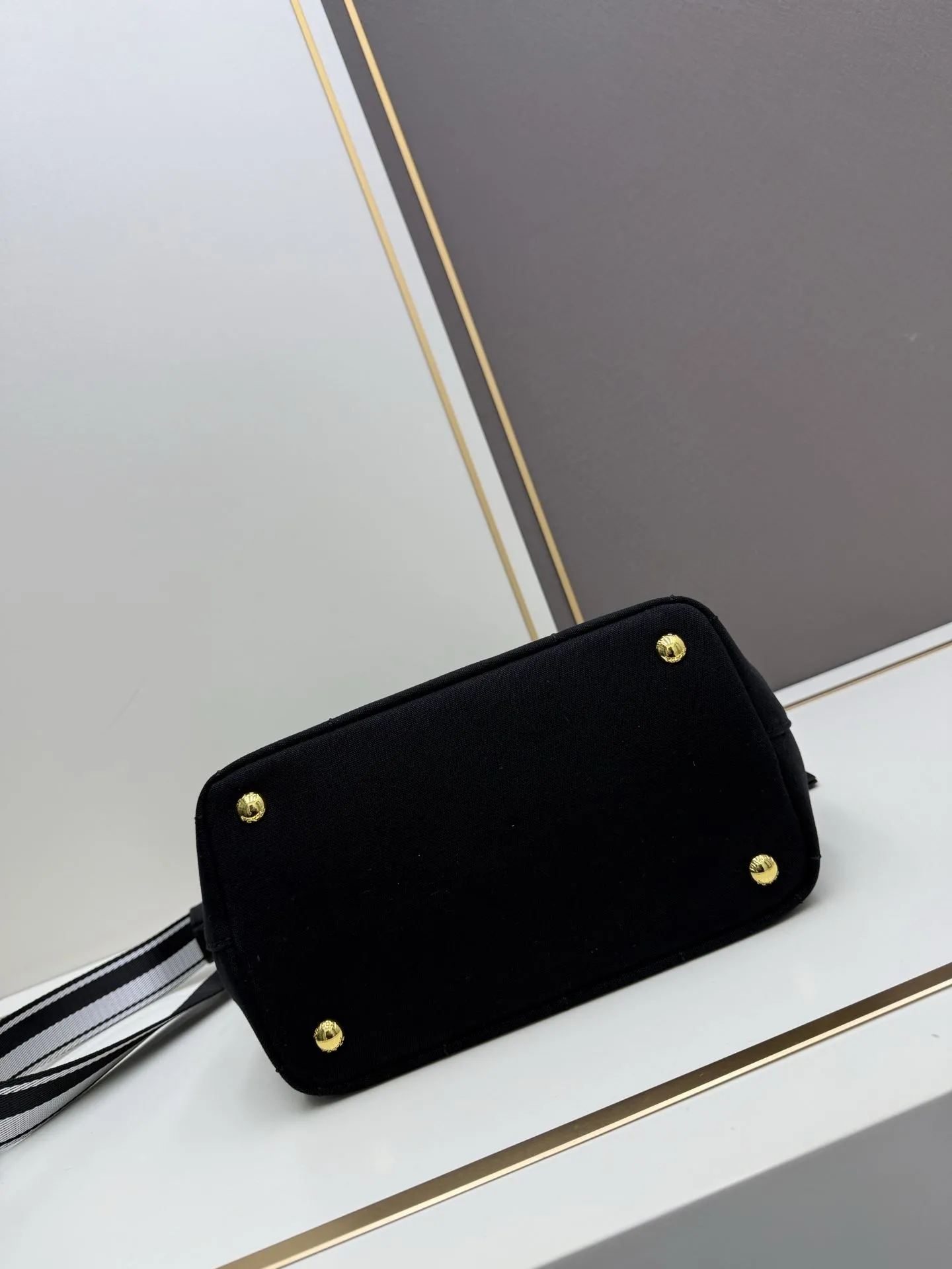 Prada Shopping Bags-239 - Image 5
