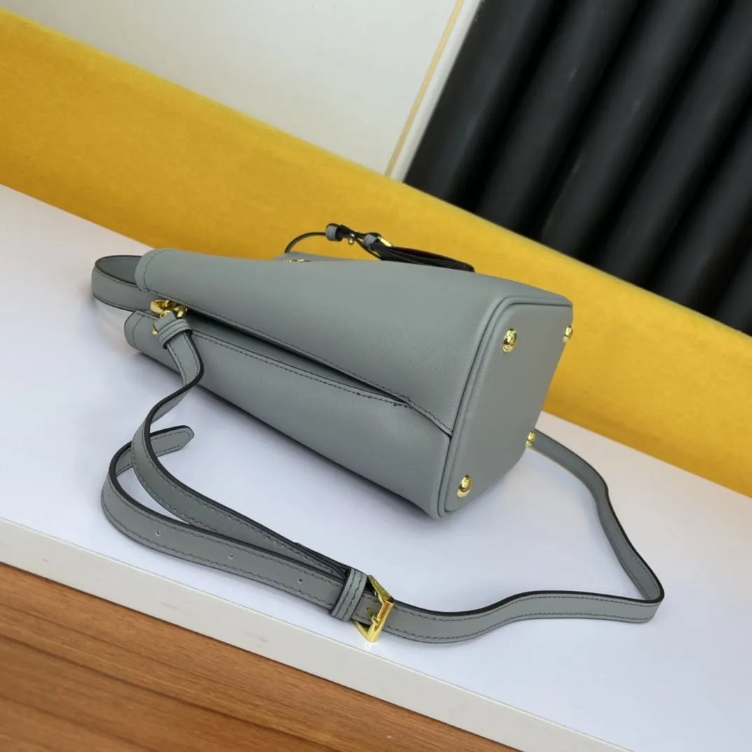 Prada Shopping Bags-273 - Image 5