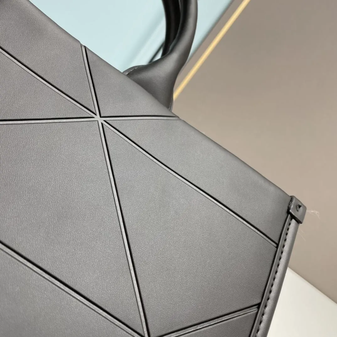 Prada Shopping Bags-278 - Image 6