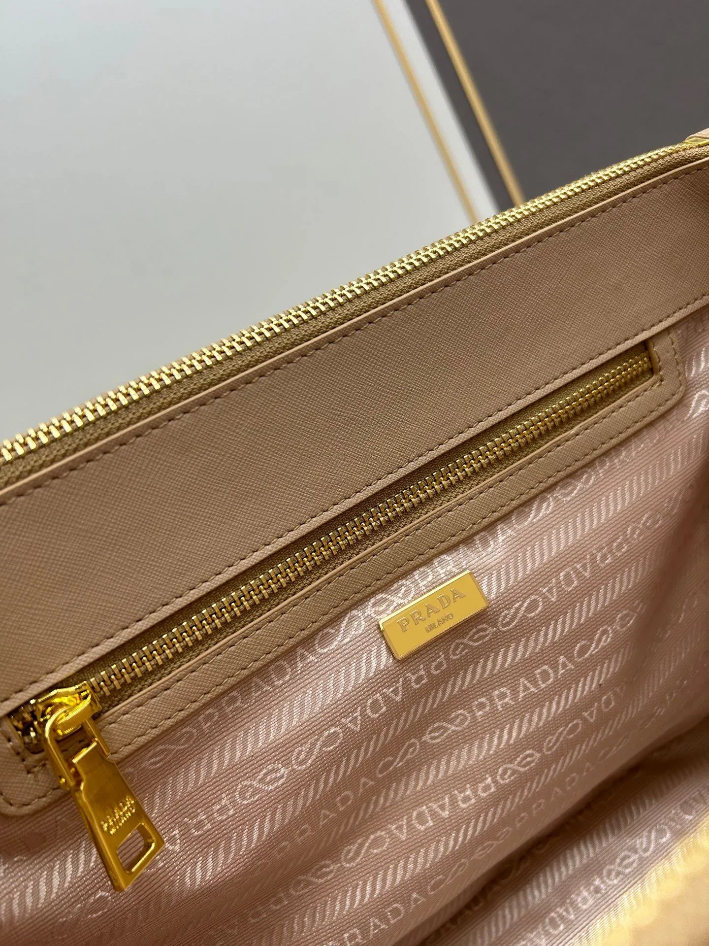 Prada Shopping Bags-283 - Image 7