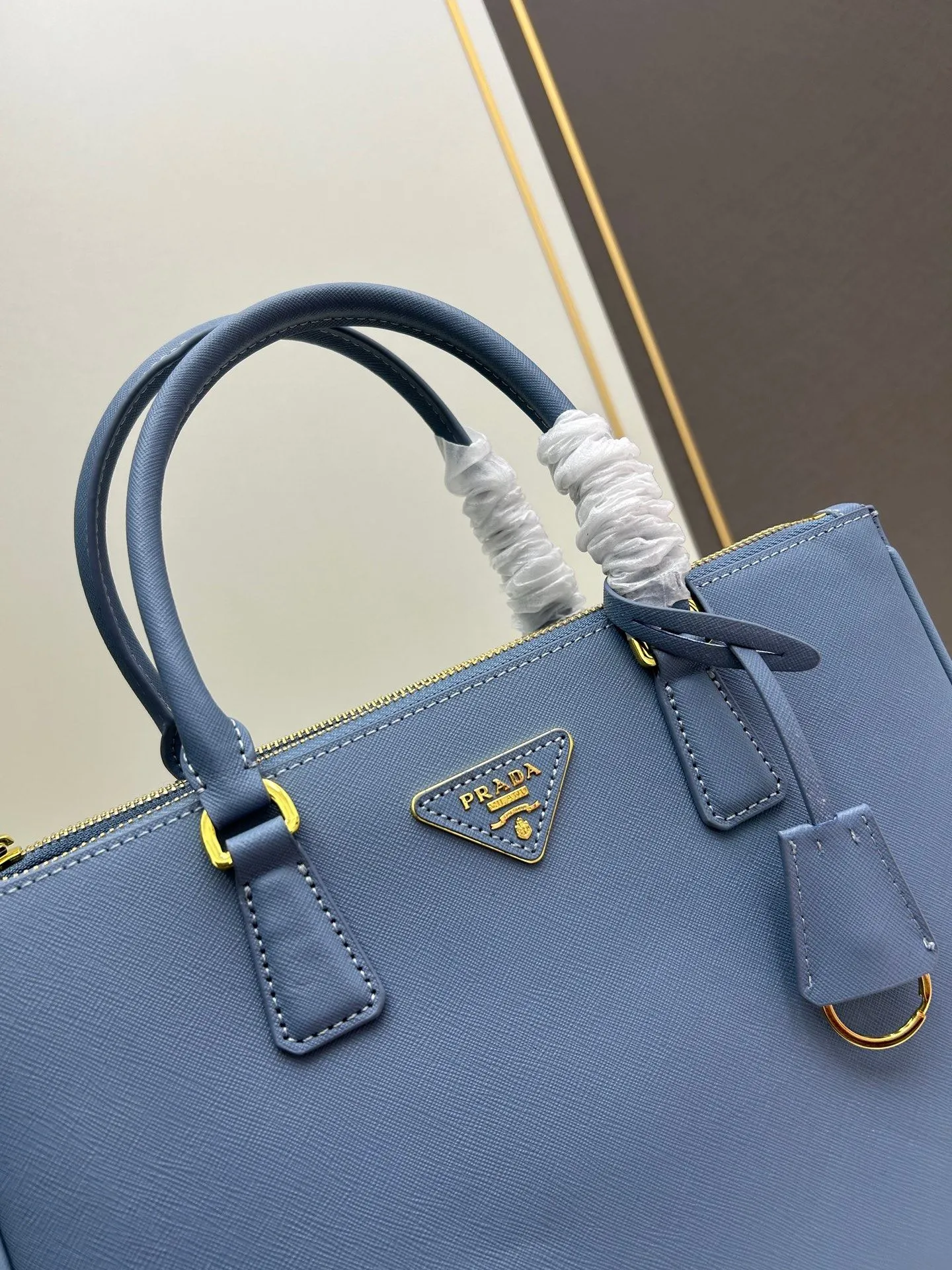 Prada Shopping Bags-285 - Image 4