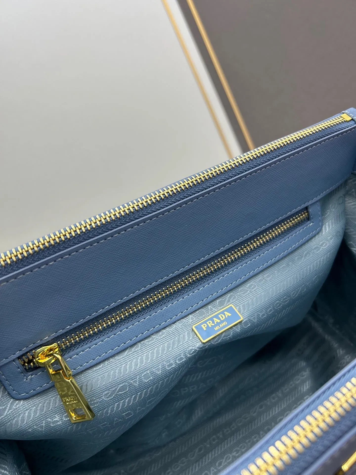 Prada Shopping Bags-285 - Image 8