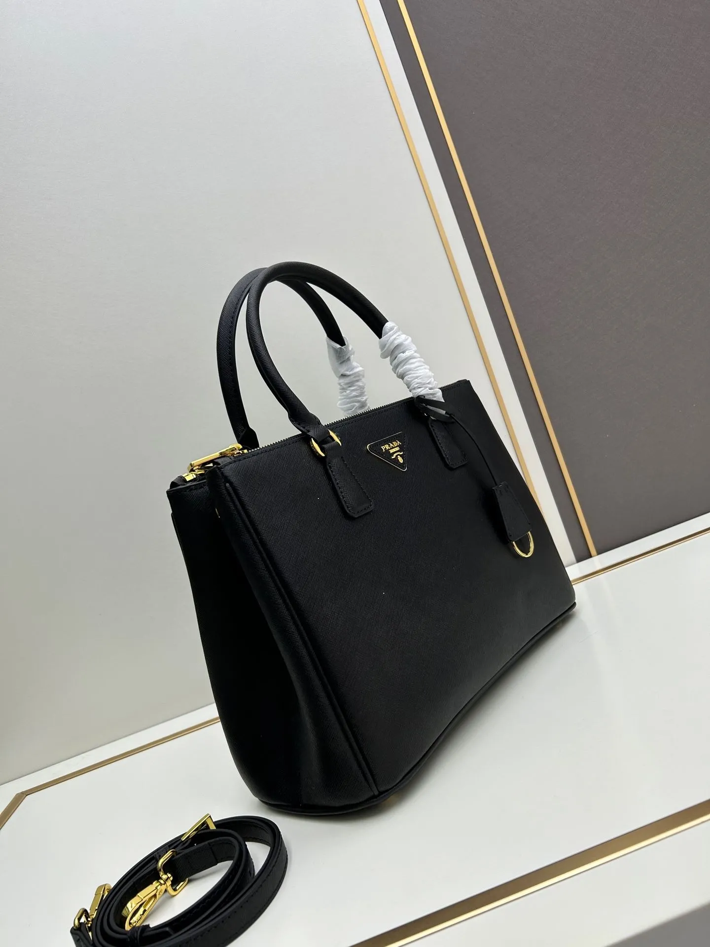 Alternative view of Prada Shopping Bags-286