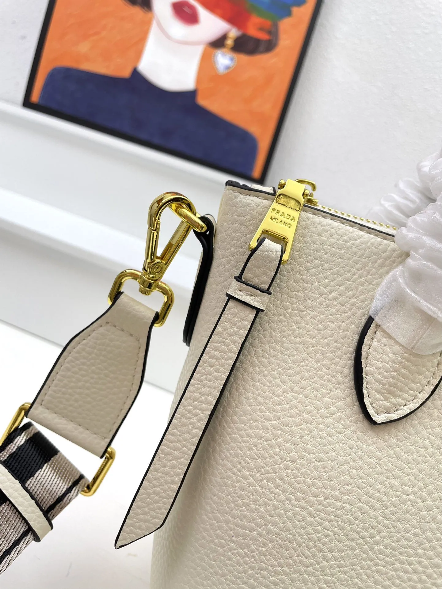 Prada Shopping Bags-289 - Image 6
