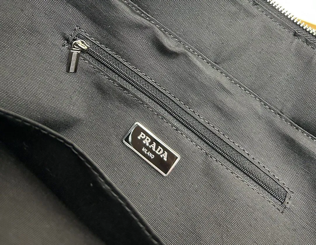 Prada Shopping Bags-304 - Image 9