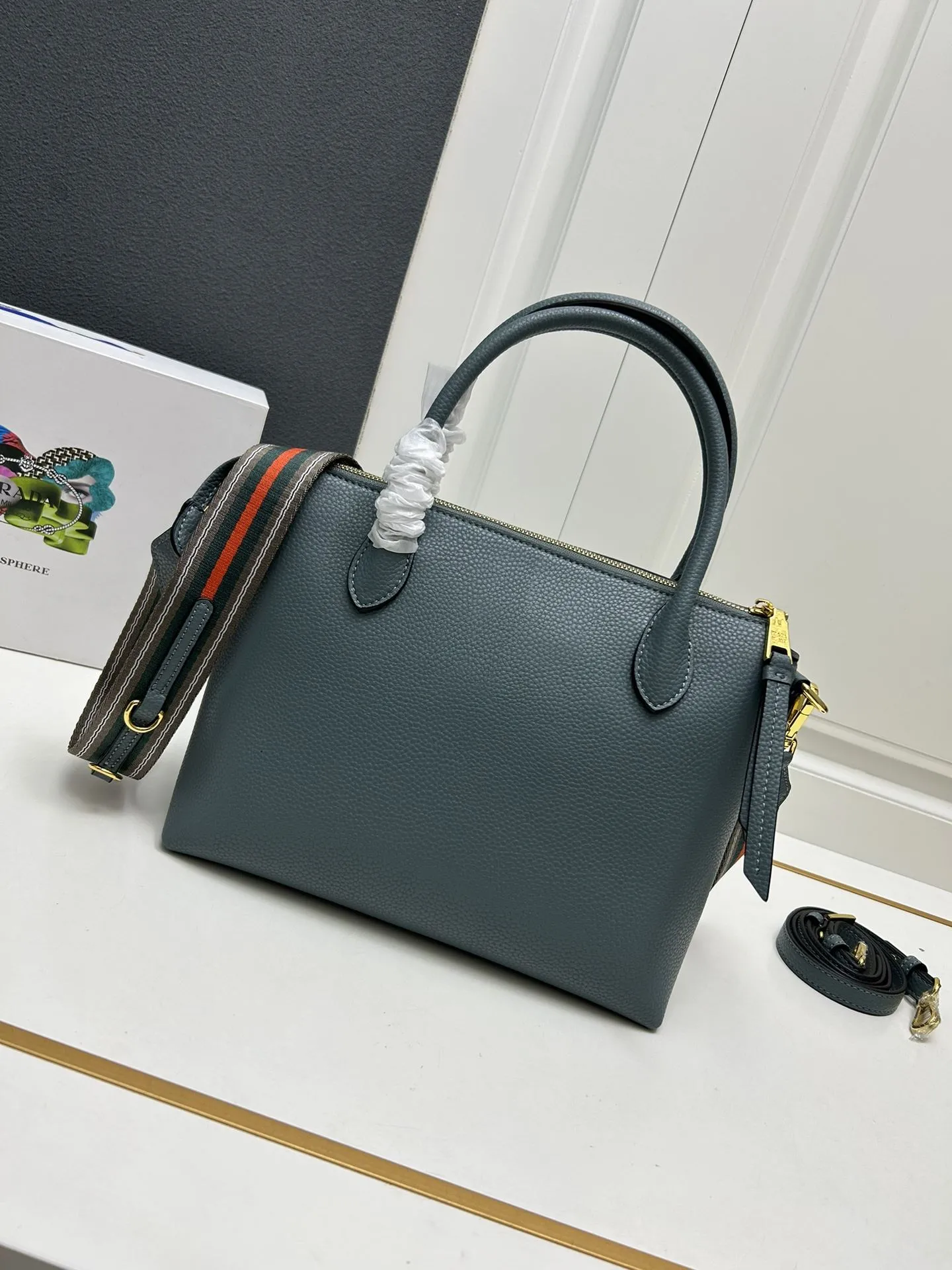 Prada Shopping Bags-308 - Image 3