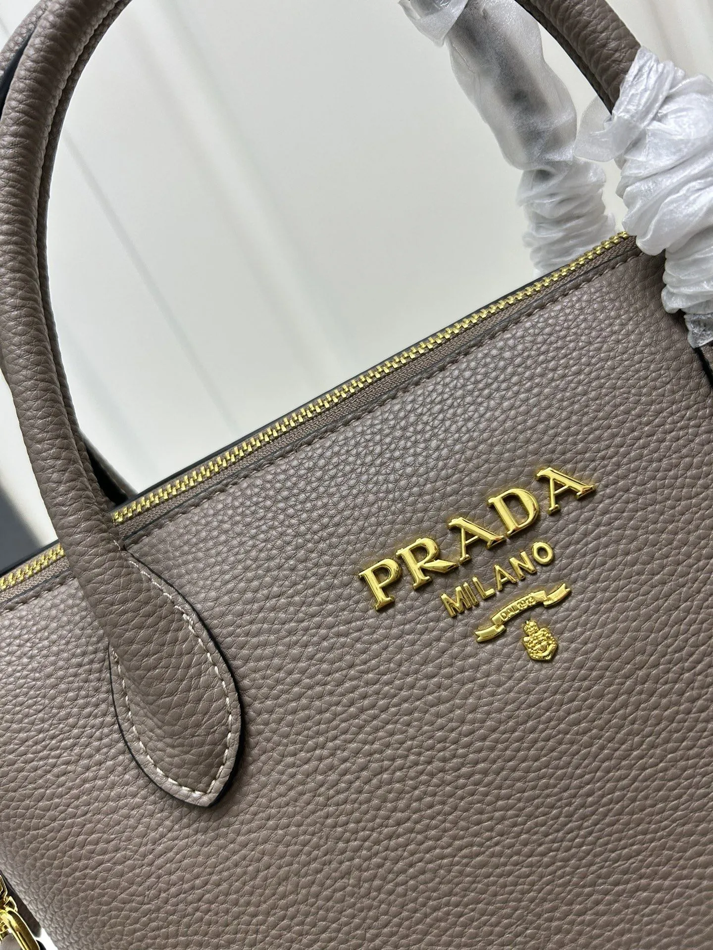 Prada Shopping Bags-309 - Image 4
