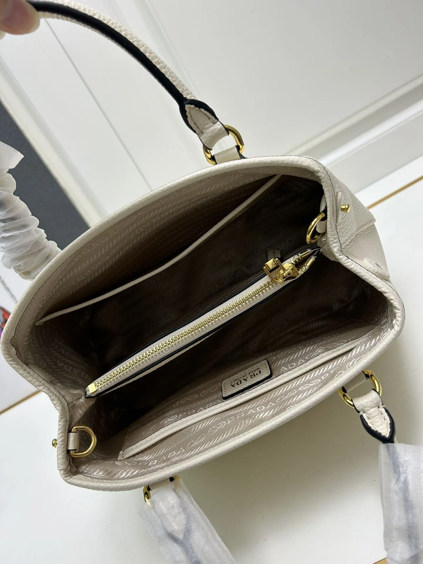 Prada Shopping Bags-312 - Image 8