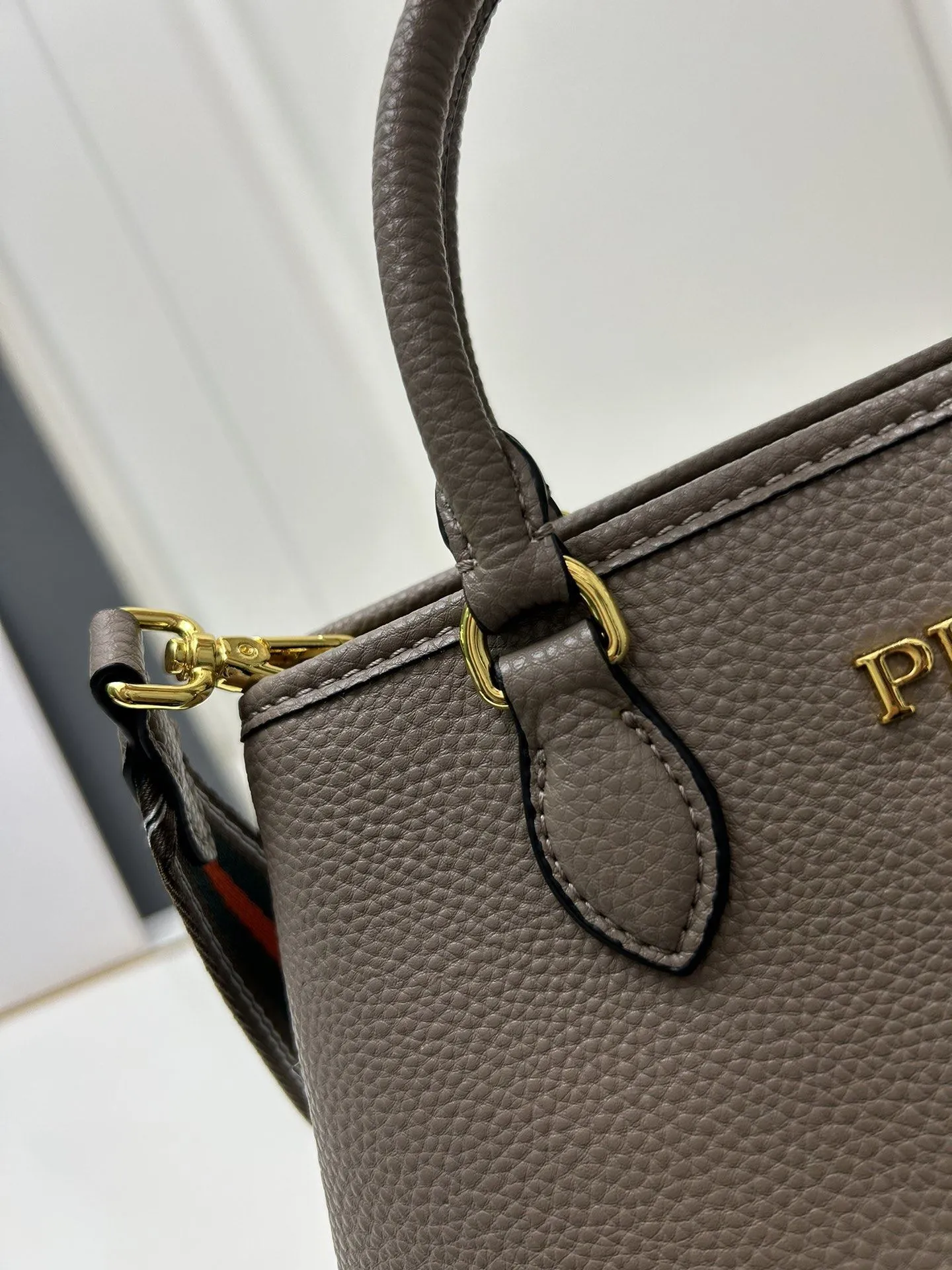Prada Shopping Bags-314 - Image 5