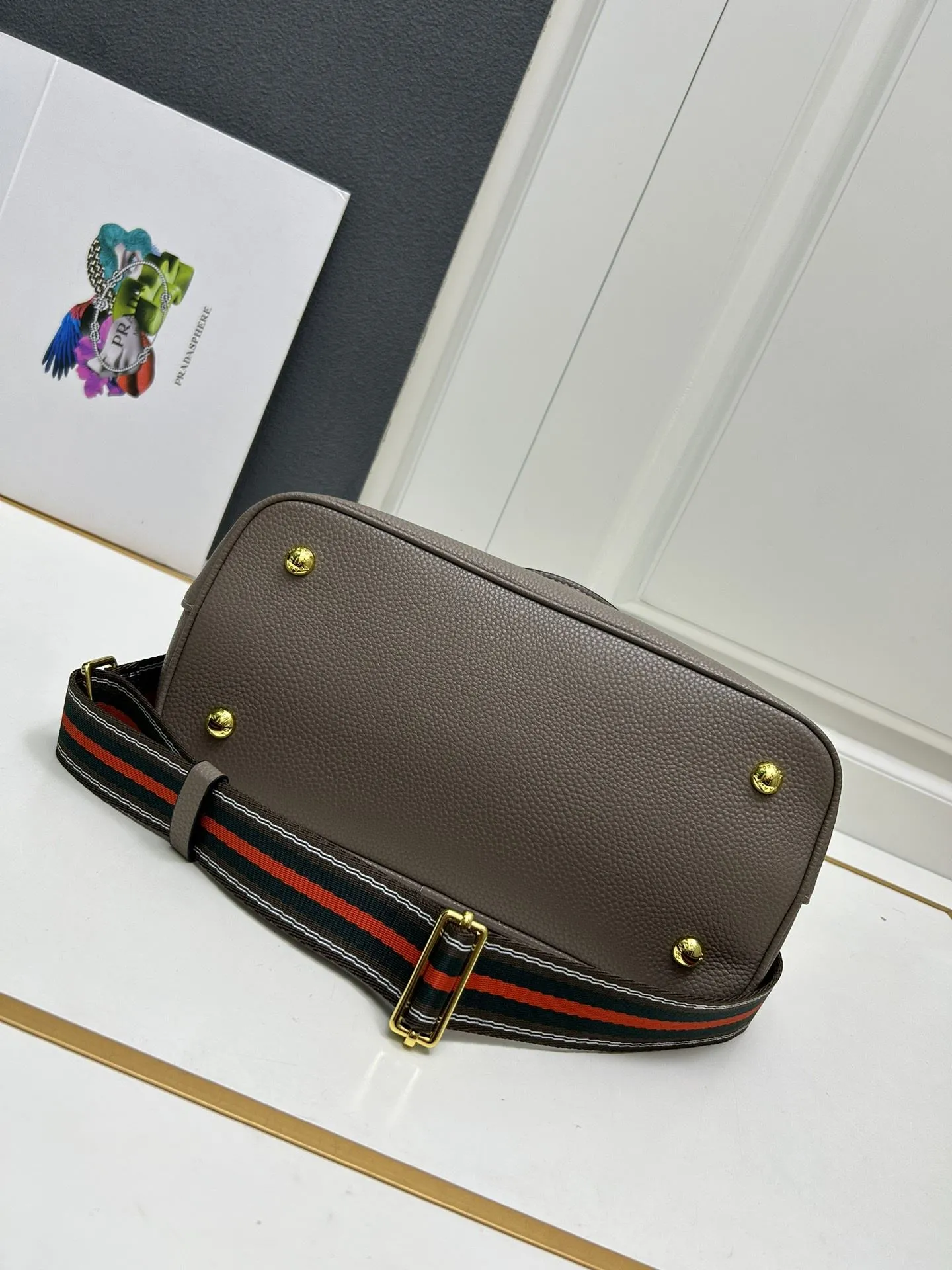 Prada Shopping Bags-314 - Image 9