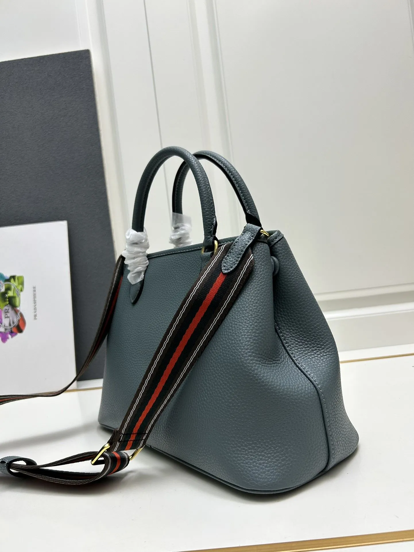Prada Shopping Bags-316 - Image 3