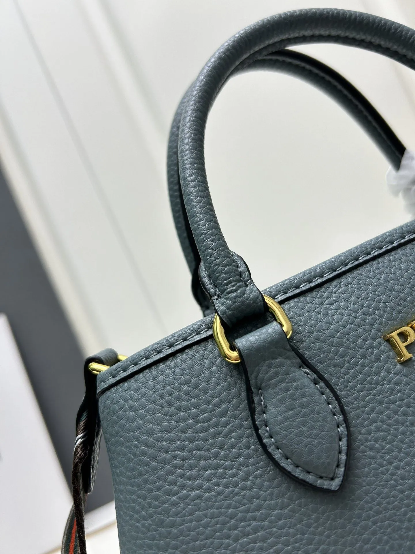 Prada Shopping Bags-316 - Image 5