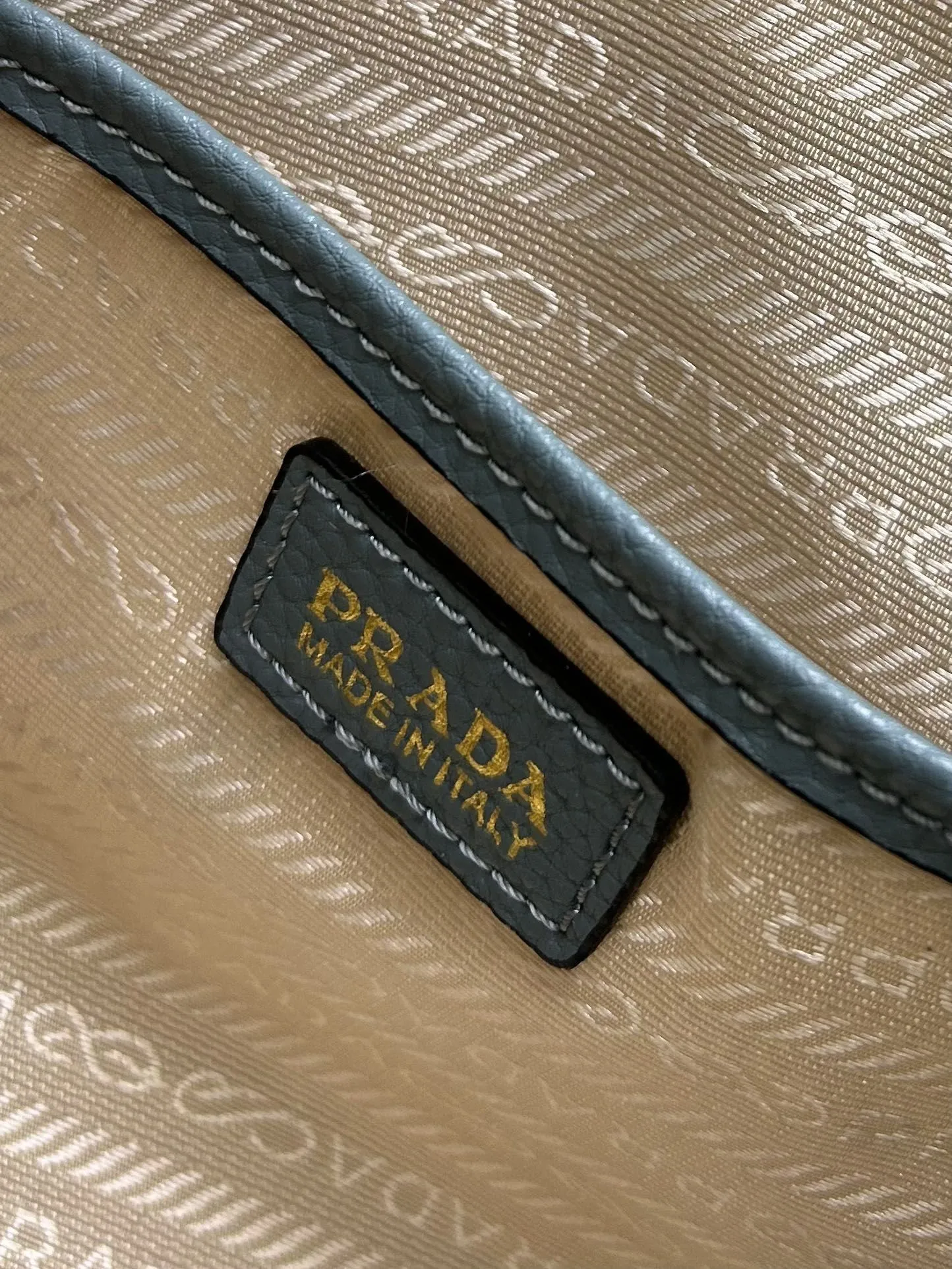 Prada Shopping Bags-316 - Image 9