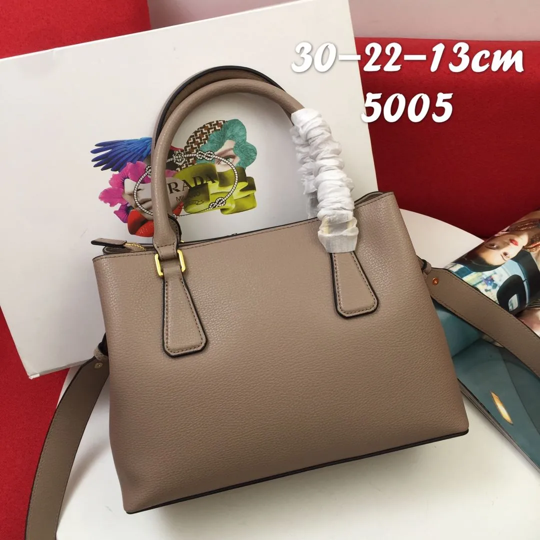 Prada Shopping Bags-333 - Image 3