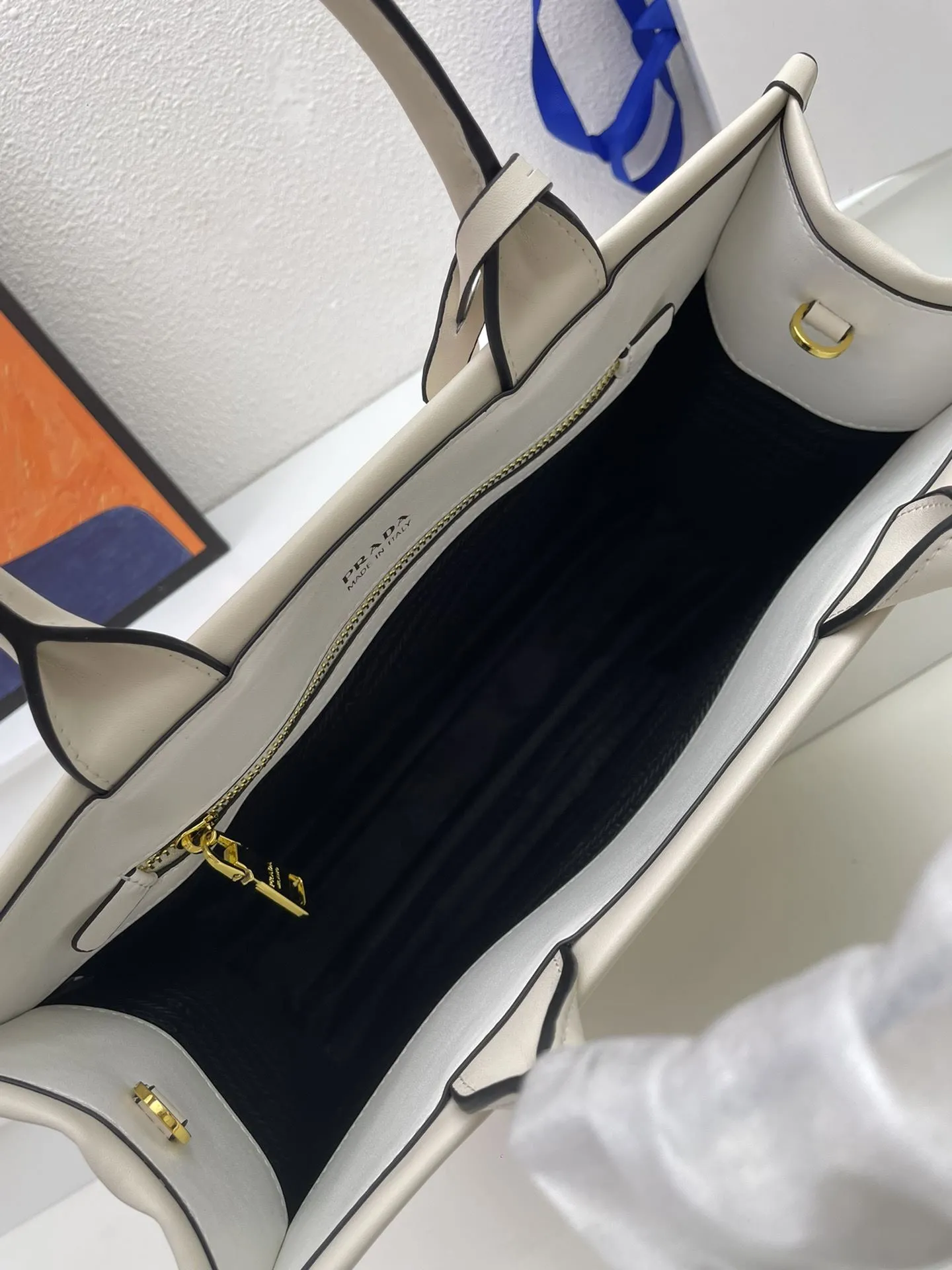 Prada Shopping Bags-365 - Image 8