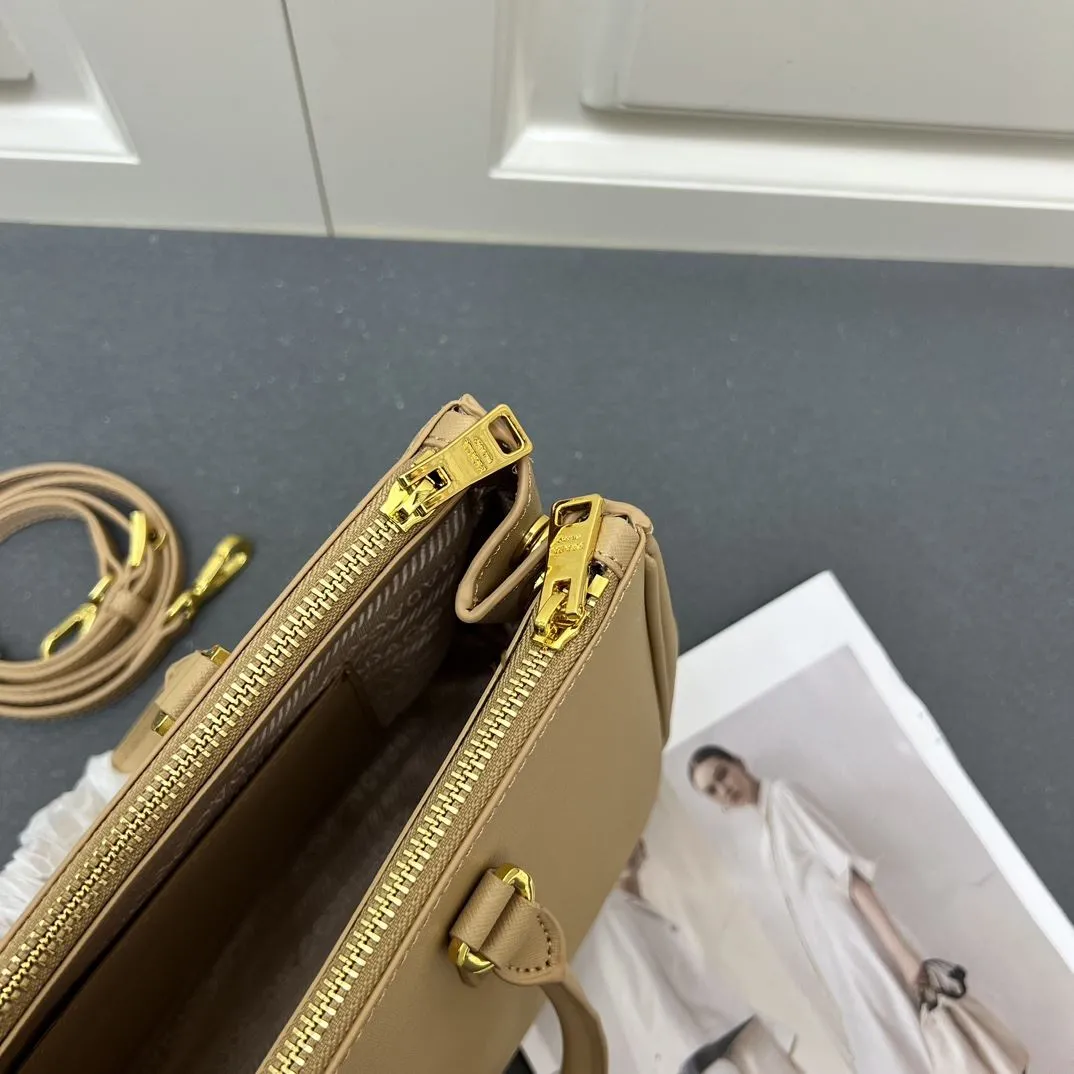 Prada Shopping Bags-373 - Image 7