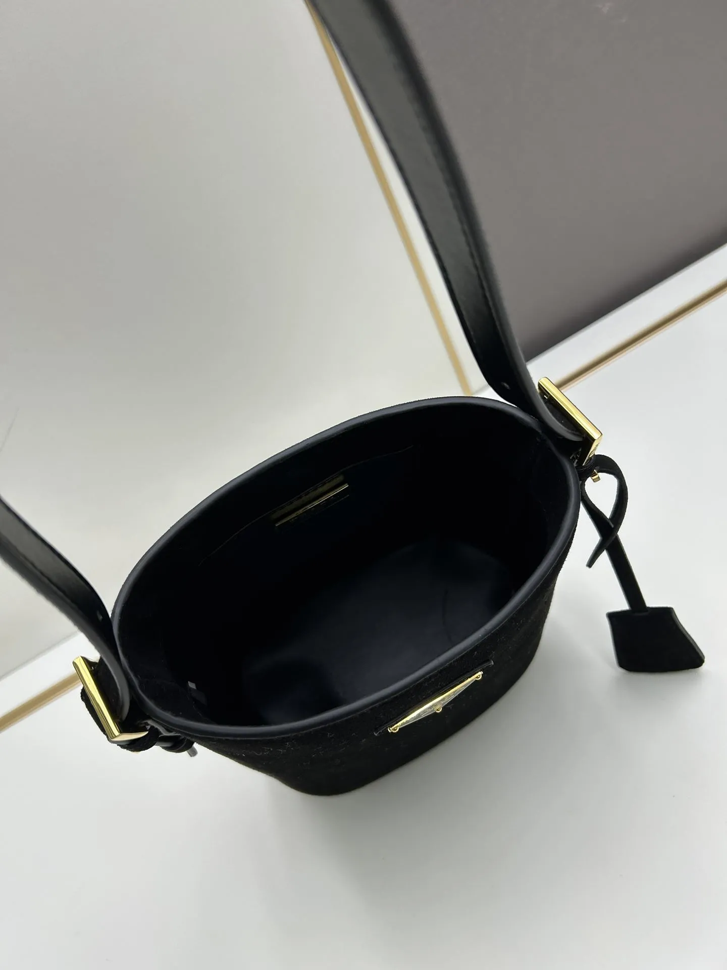 Prada Shopping Bags-380 - Image 7