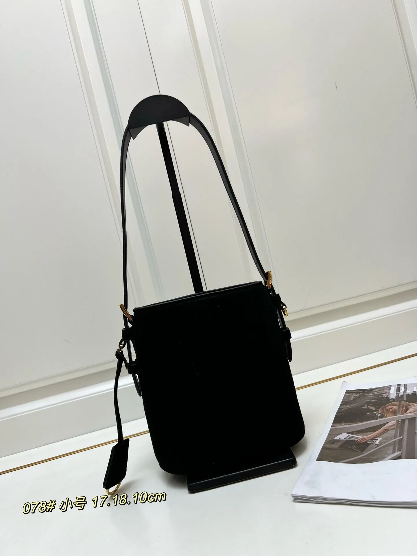 Alternative view of Prada Shopping Bags-381