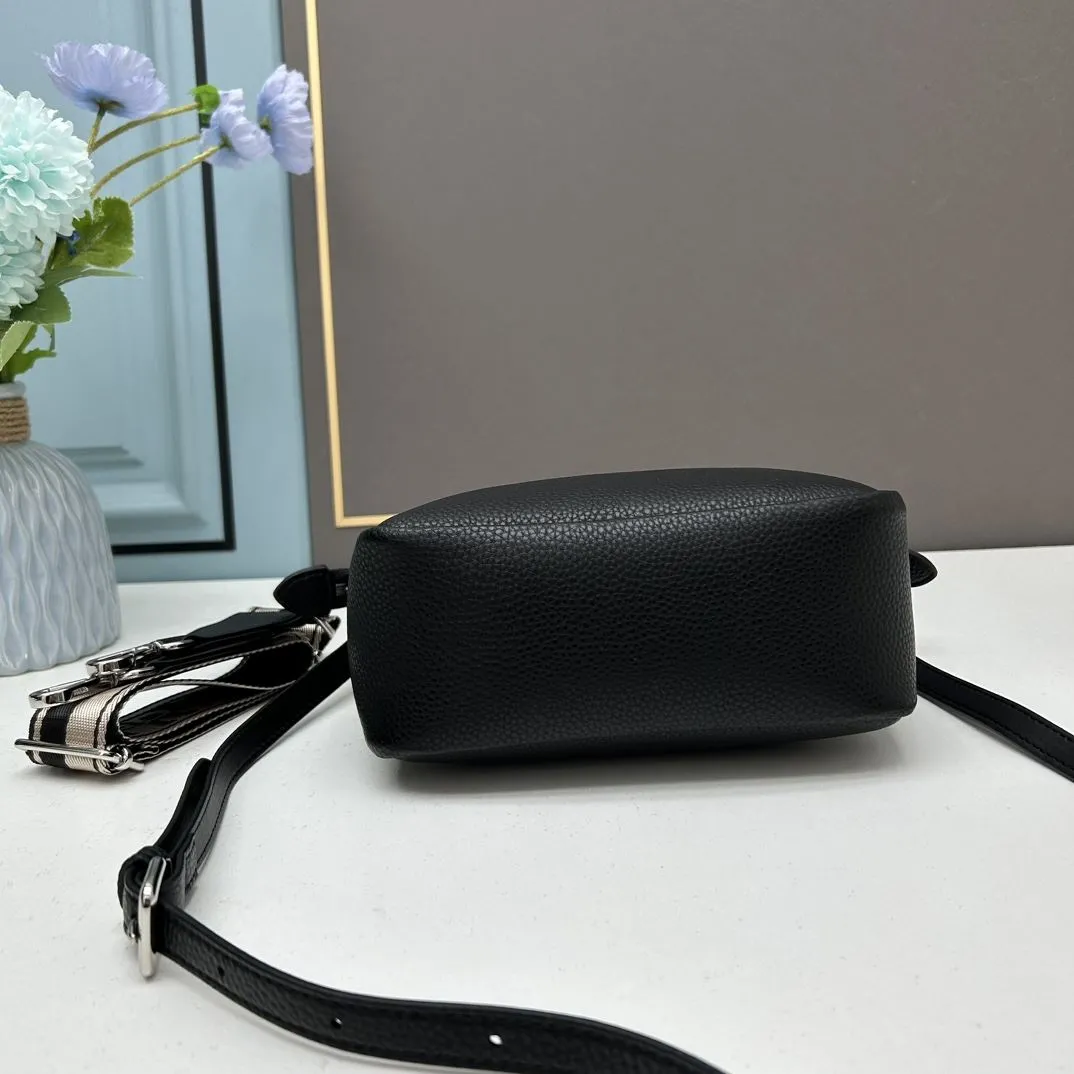 Prada Top Handle Bags-912 - Image 5