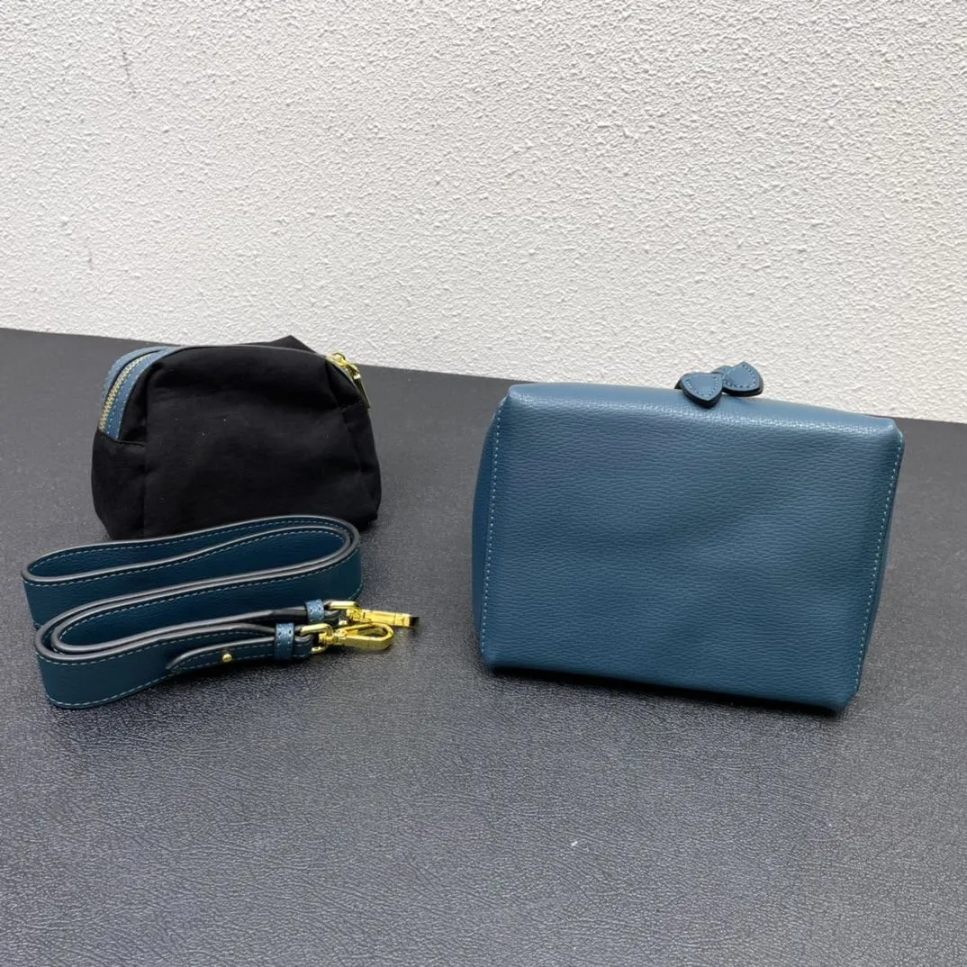 Prada Top Handle Bags-975 - Image 7