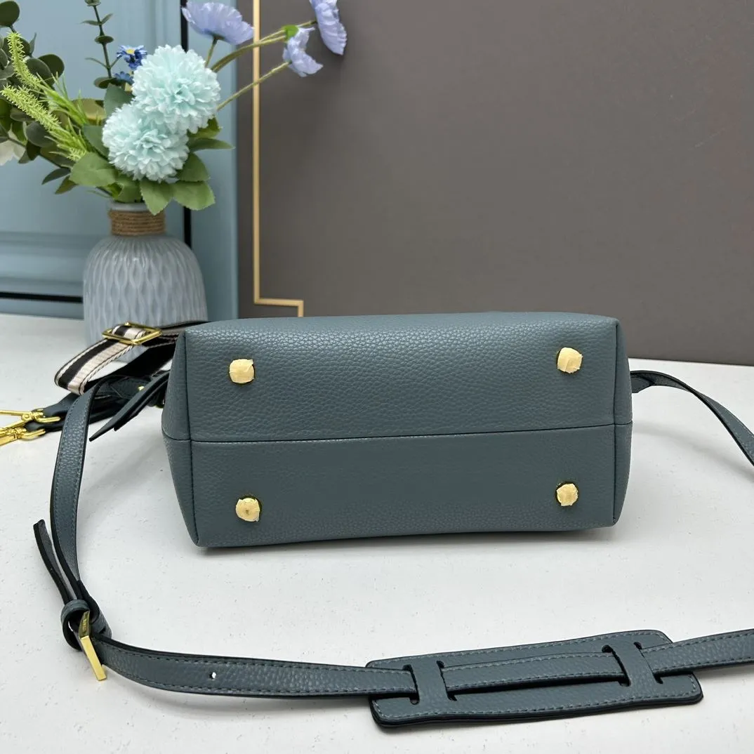 Prada Top Handle Bags-1002 - Image 5