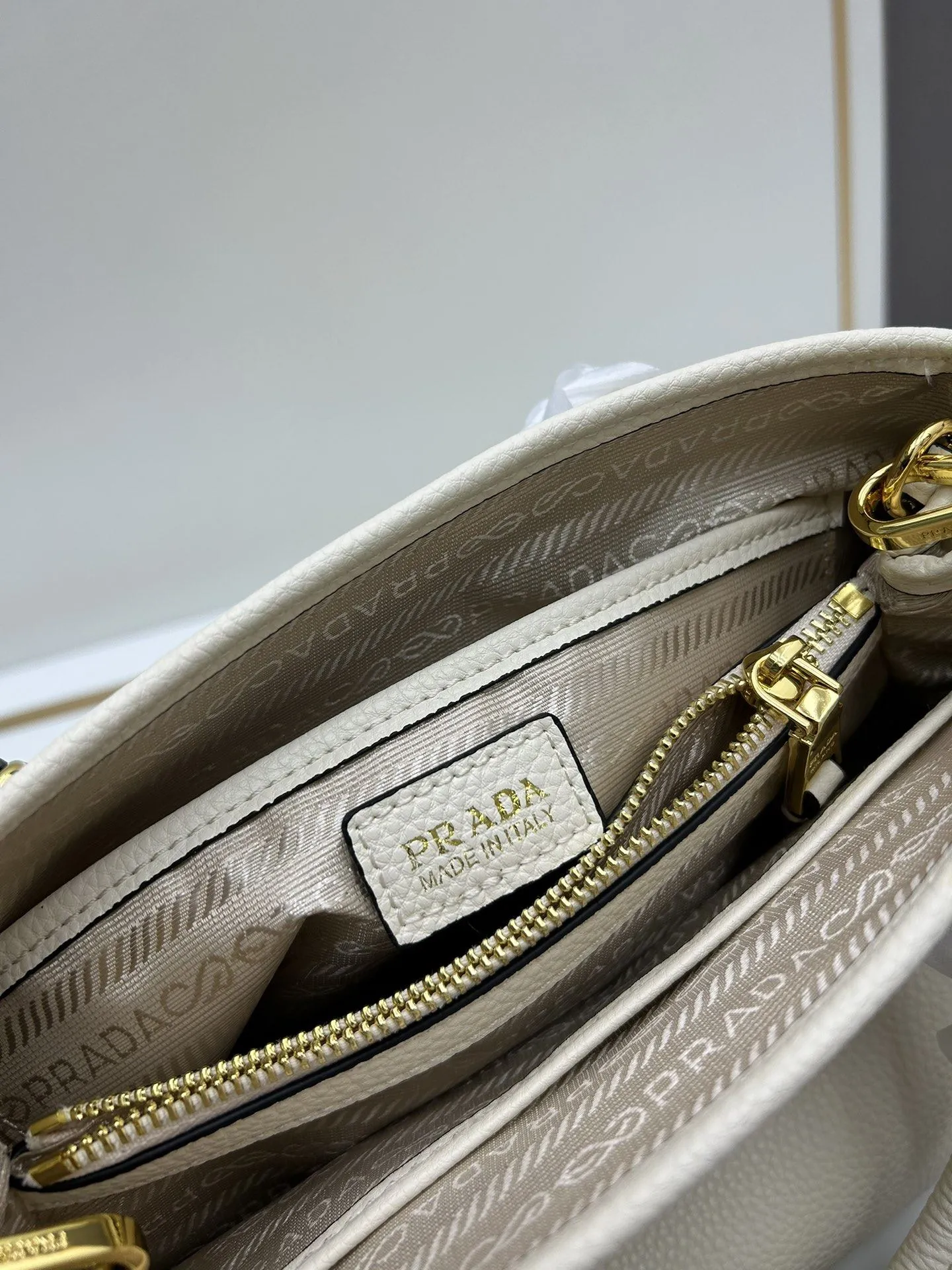 Prada Top Handle Bags-1014 - Image 8
