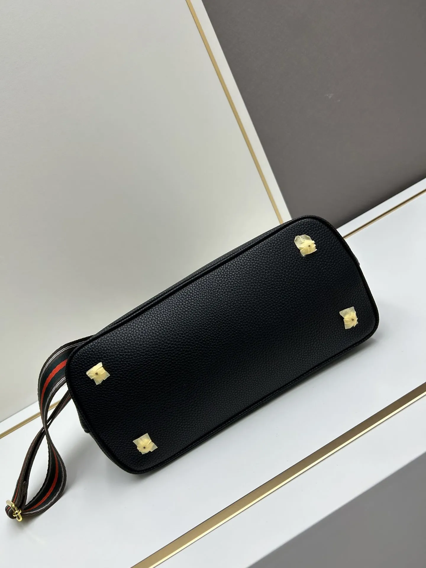 Prada Top Handle Bags-1015 - Image 5
