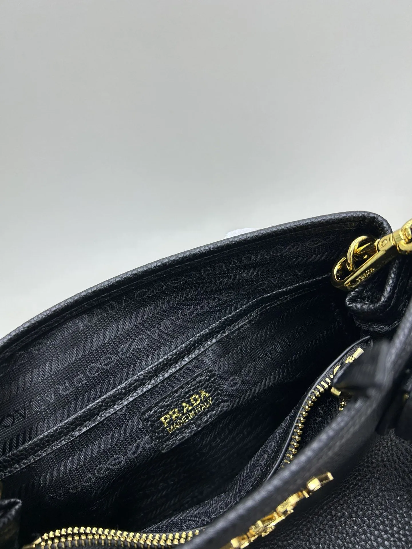 Prada Top Handle Bags-1015 - Image 8