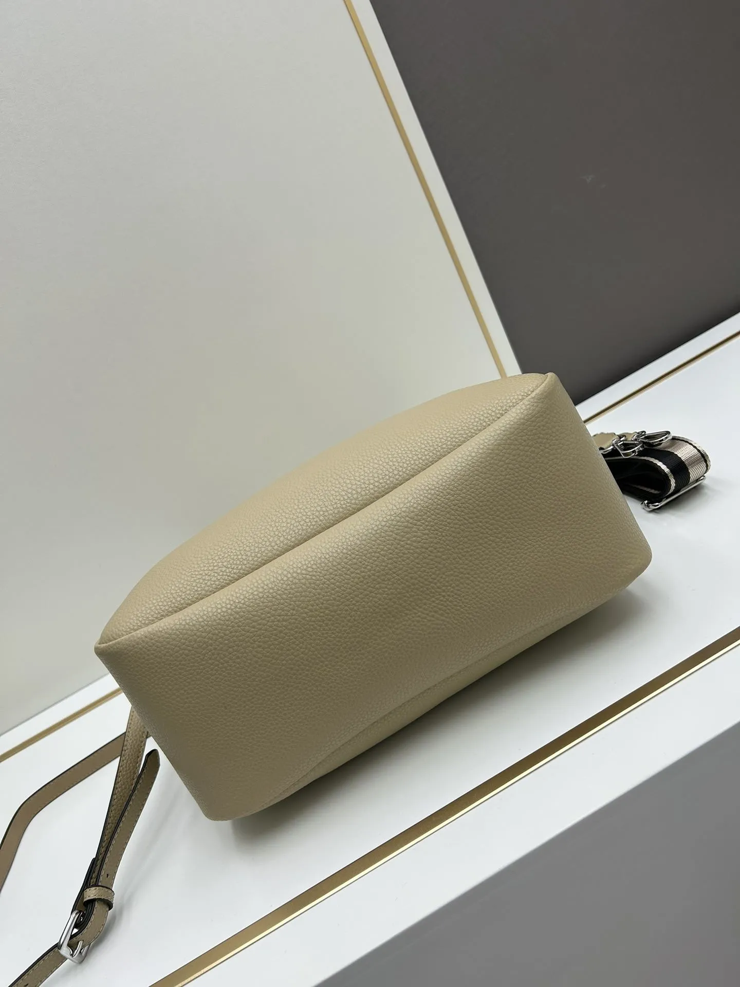 Prada Top Handle Bags-1125 - Image 5