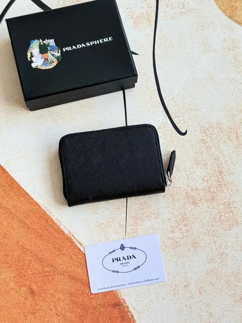 Alternative view of PradaWallets-12
