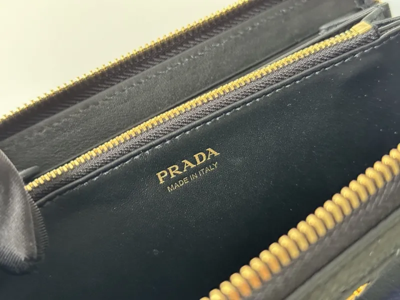 PradaWallets-18 - Image 3
