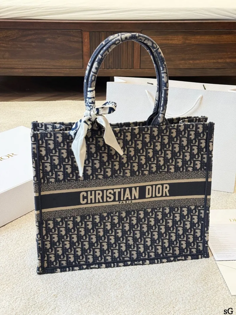 Dior Shopping Bags-1