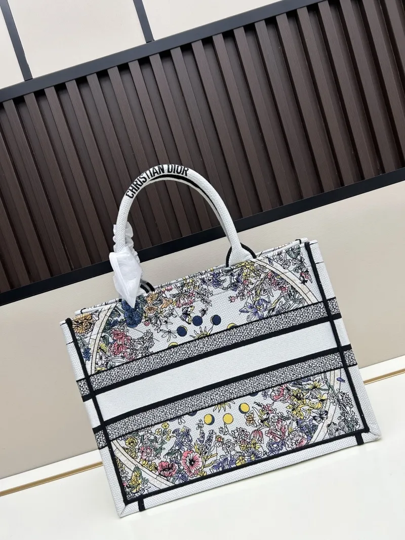 Dior Shopping Bags-9 - Image 4