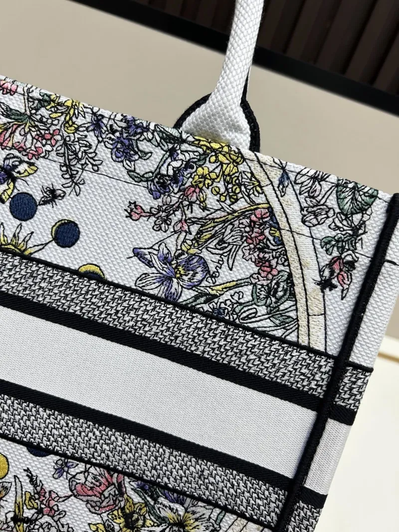 Dior Shopping Bags-9 - Image 7