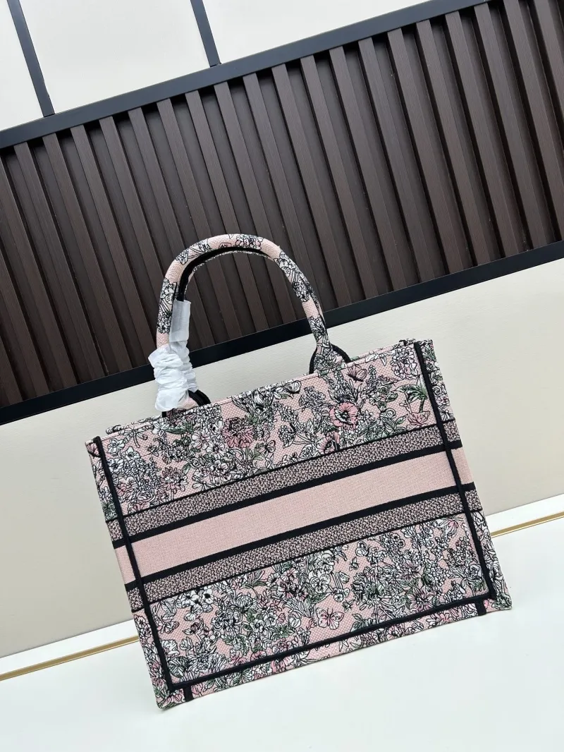 Dior Shopping Bags-10 - Image 4