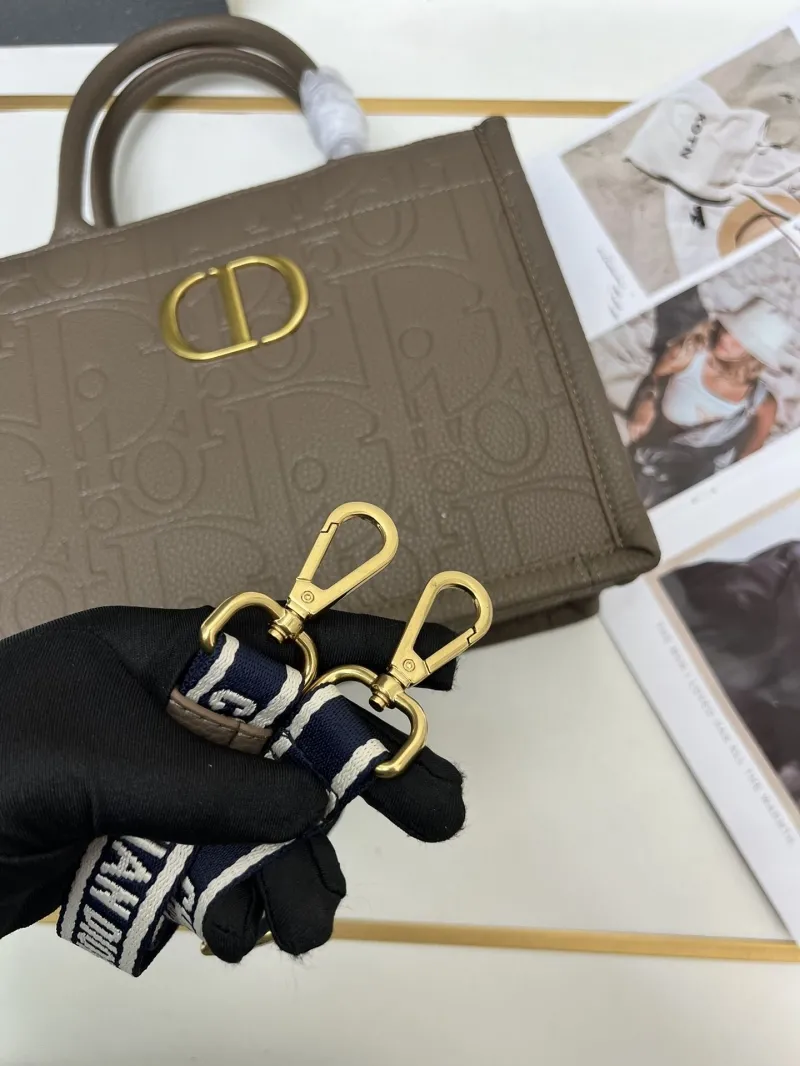 Dior Shopping Bags-19 - Image 7