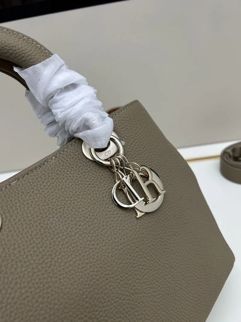 Dior Shopping Bags-32 - Image 5