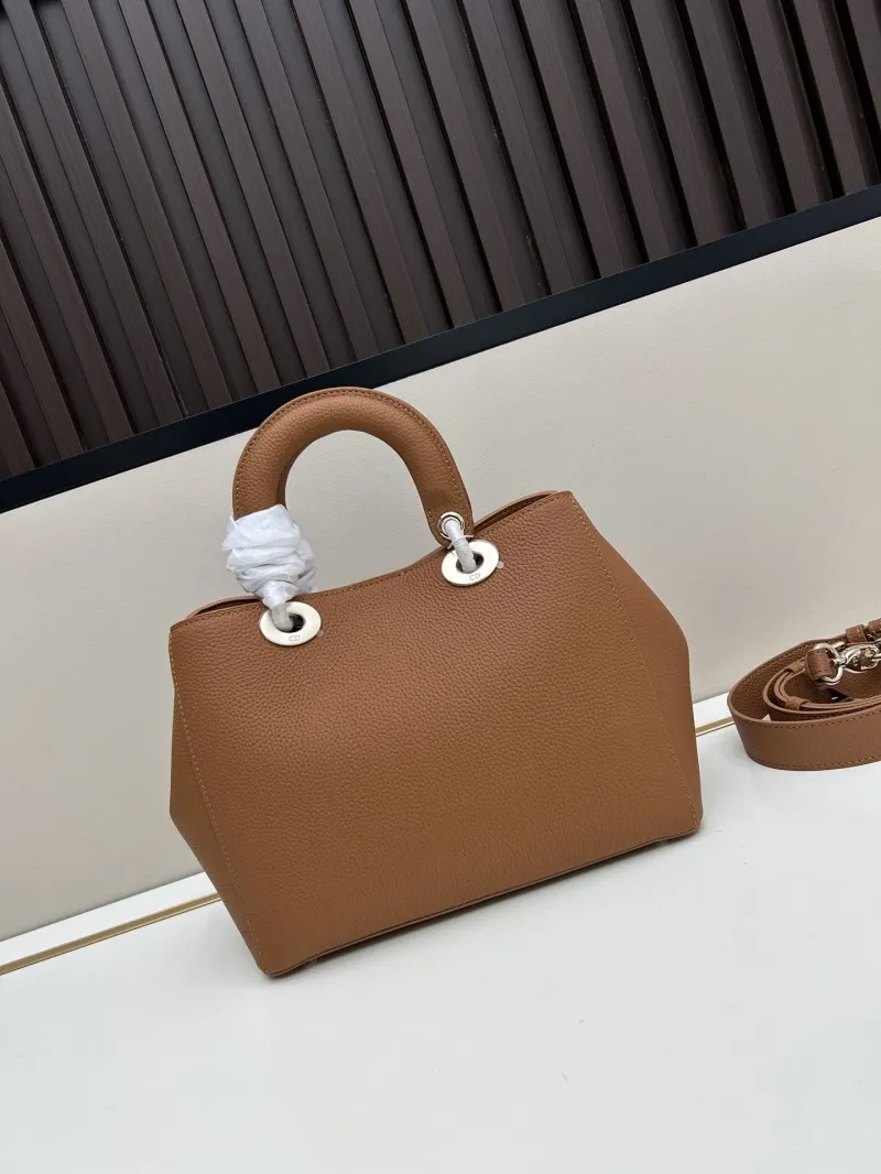 Dior Shopping Bags-33 - Image 4