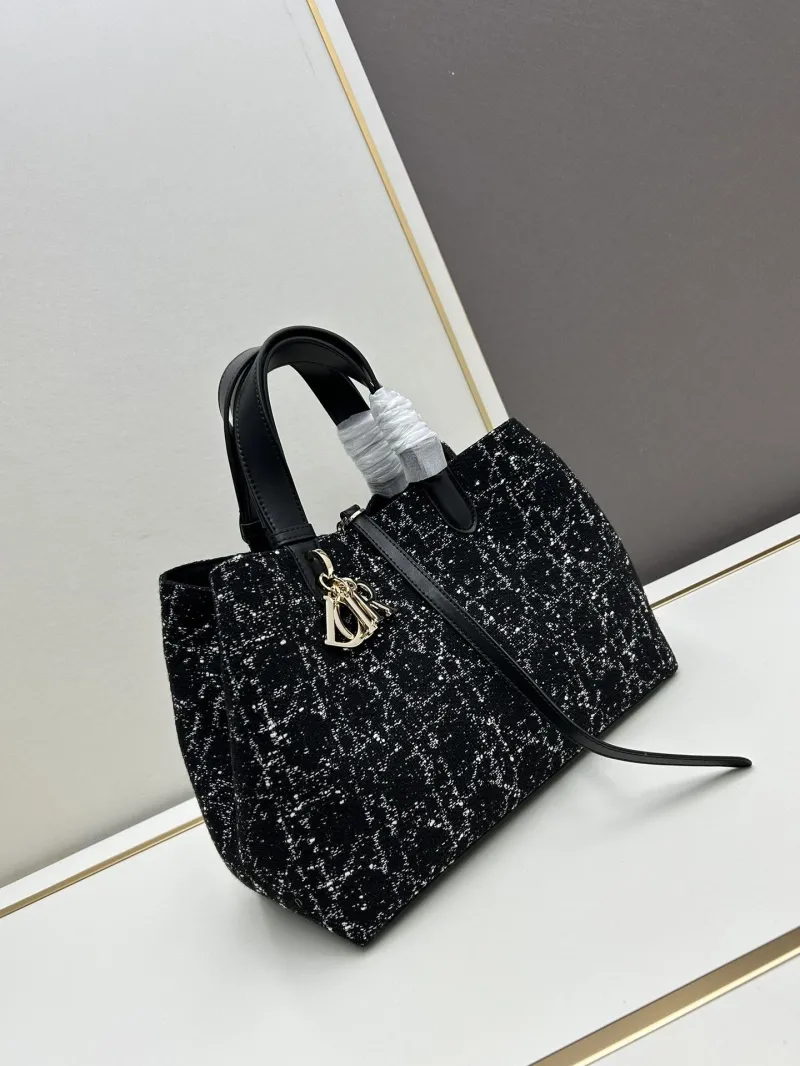 Alternative view of Dior Shopping Bags-40