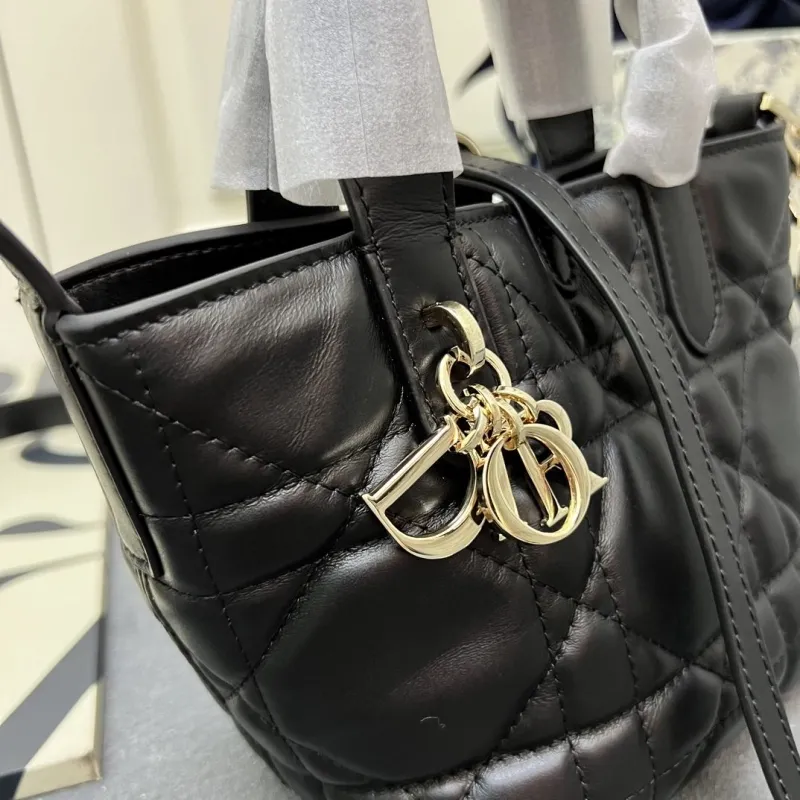 Dior Shopping Bags-46 - Image 5